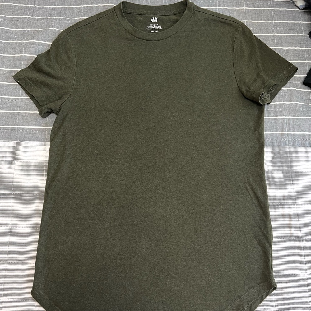 Olive Small H&M Long Fit Coupe Longue Tee
